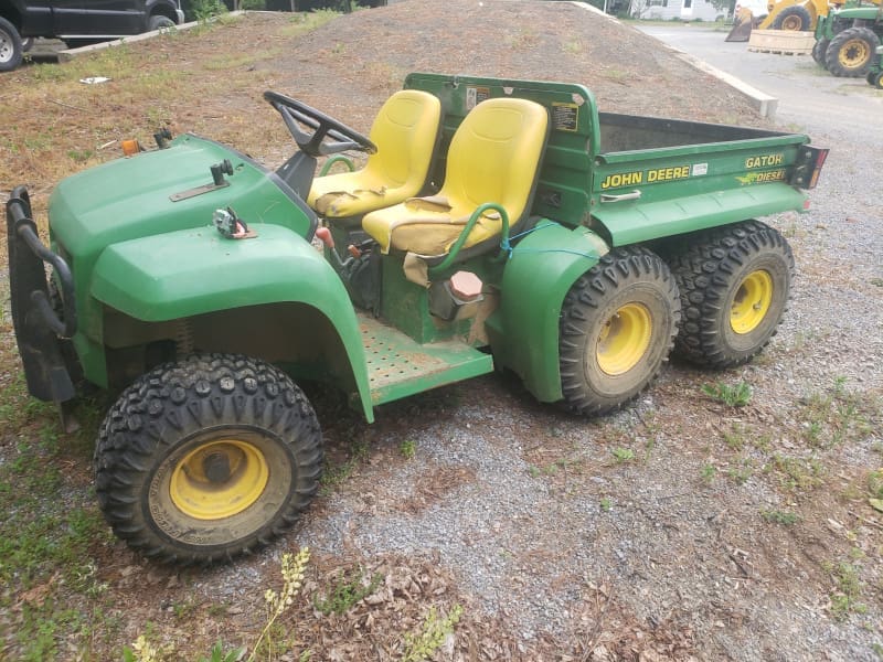 John Deere  6X4 Diesel Gator