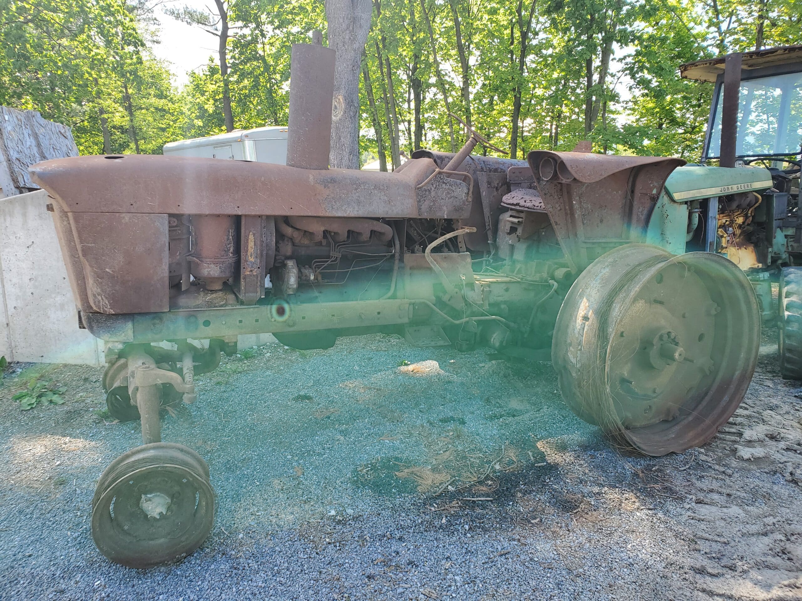 John Deere  2520 Tractor