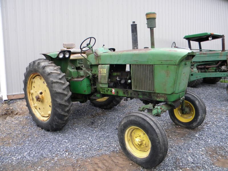 John Deere  2510 Syncro Range Tractor