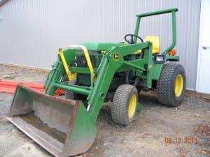 John Deere JD 755 4X4 Tractor w/52 loader