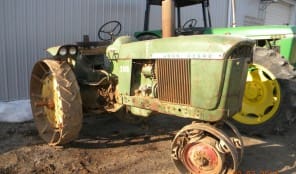 John Deere  3010 Gas