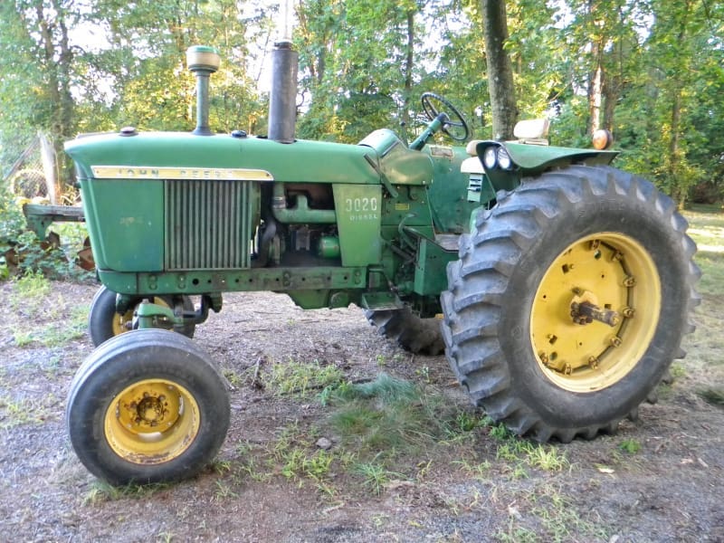 John Deere  3020 Powershift Tractor