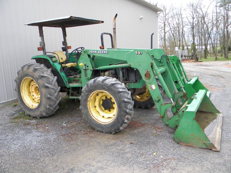 John Deere  5510 MFWD Tractor