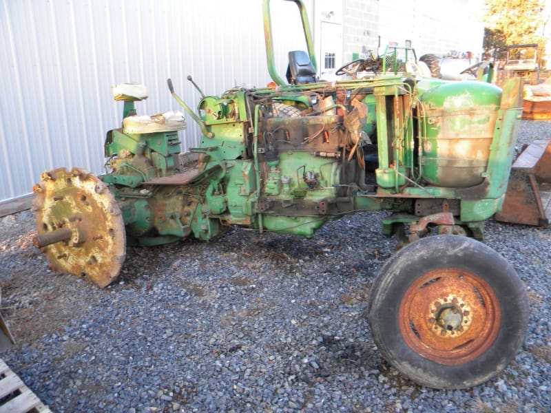 John Deere 2-John Deere 3020 Gas Tractors