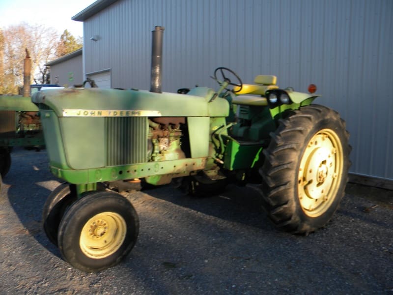 John Deere  2510 Diesel TractorThis is a 