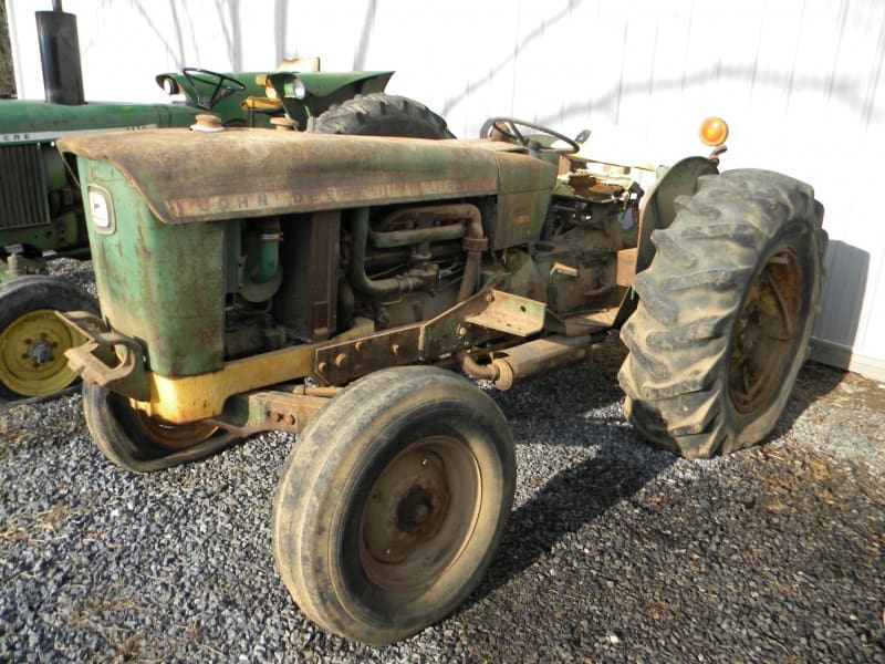 John Deere  2020 Gas Tractor